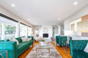 Stunning River View Home, King Bed, Golf, Firepit